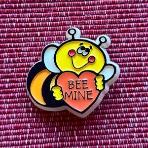 🌟2/$12🌟 Vintage 80s 90s Valentine’s Day pin button Bee Mine Heart Hallmark